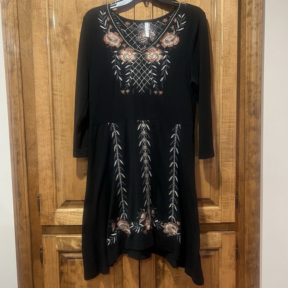 Monoreno Black‎ Embroidered Long Sleeve Floral Sway Dress Size Small Woman's